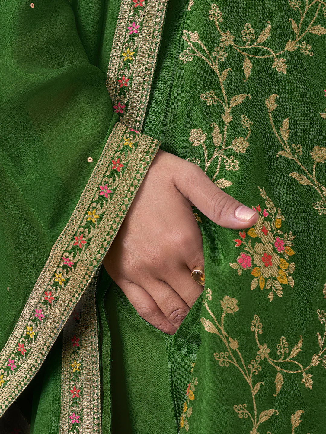 Pakhi Kamiz &amp; Pant - Roop Darshan