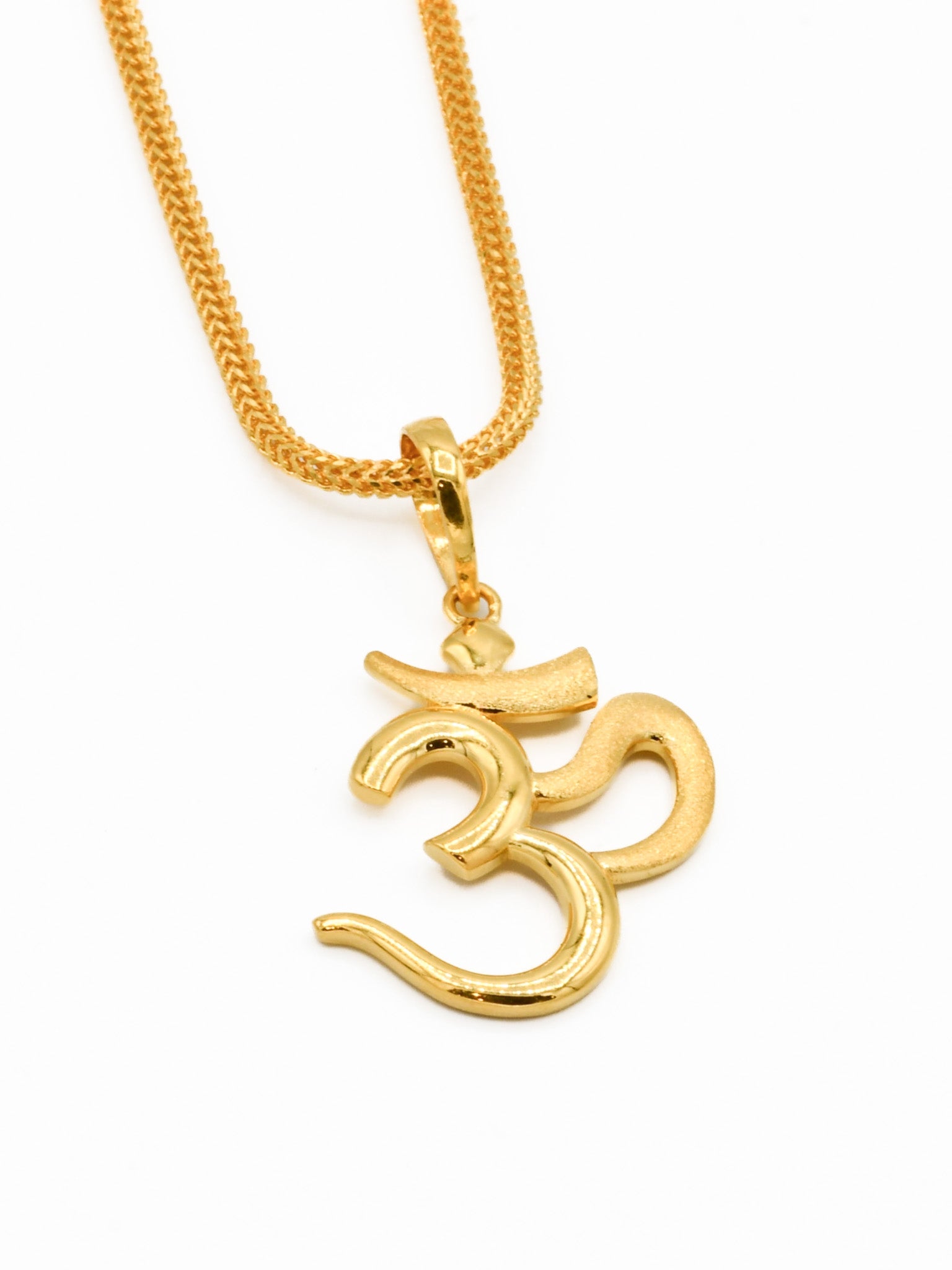 22ct Gold Om Pendant - Roop Darshan