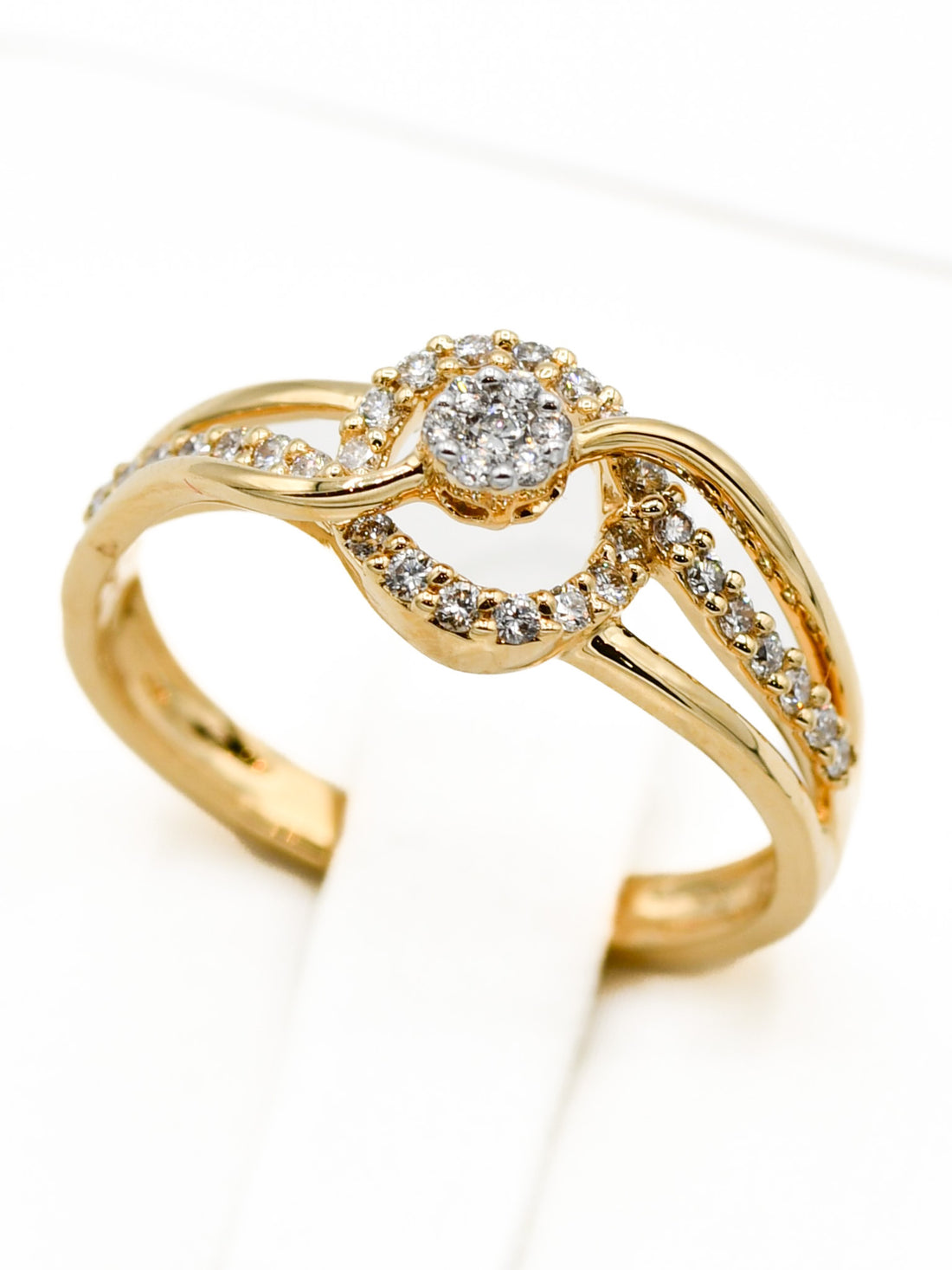 18ct Gold 0.28ct Diamond Ladies Ring - Roop Darshan