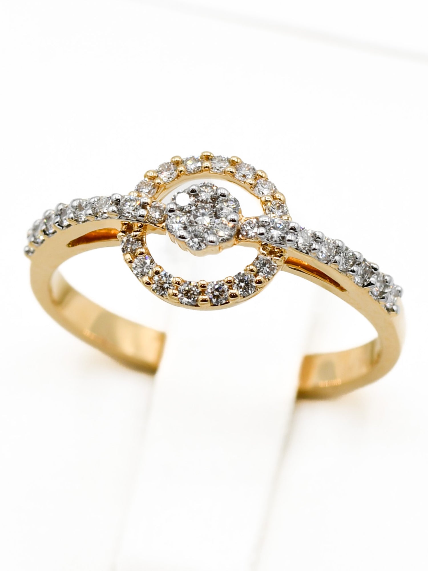 18ct Gold 0.32ct Diamond Ladies Ring - Roop Darshan