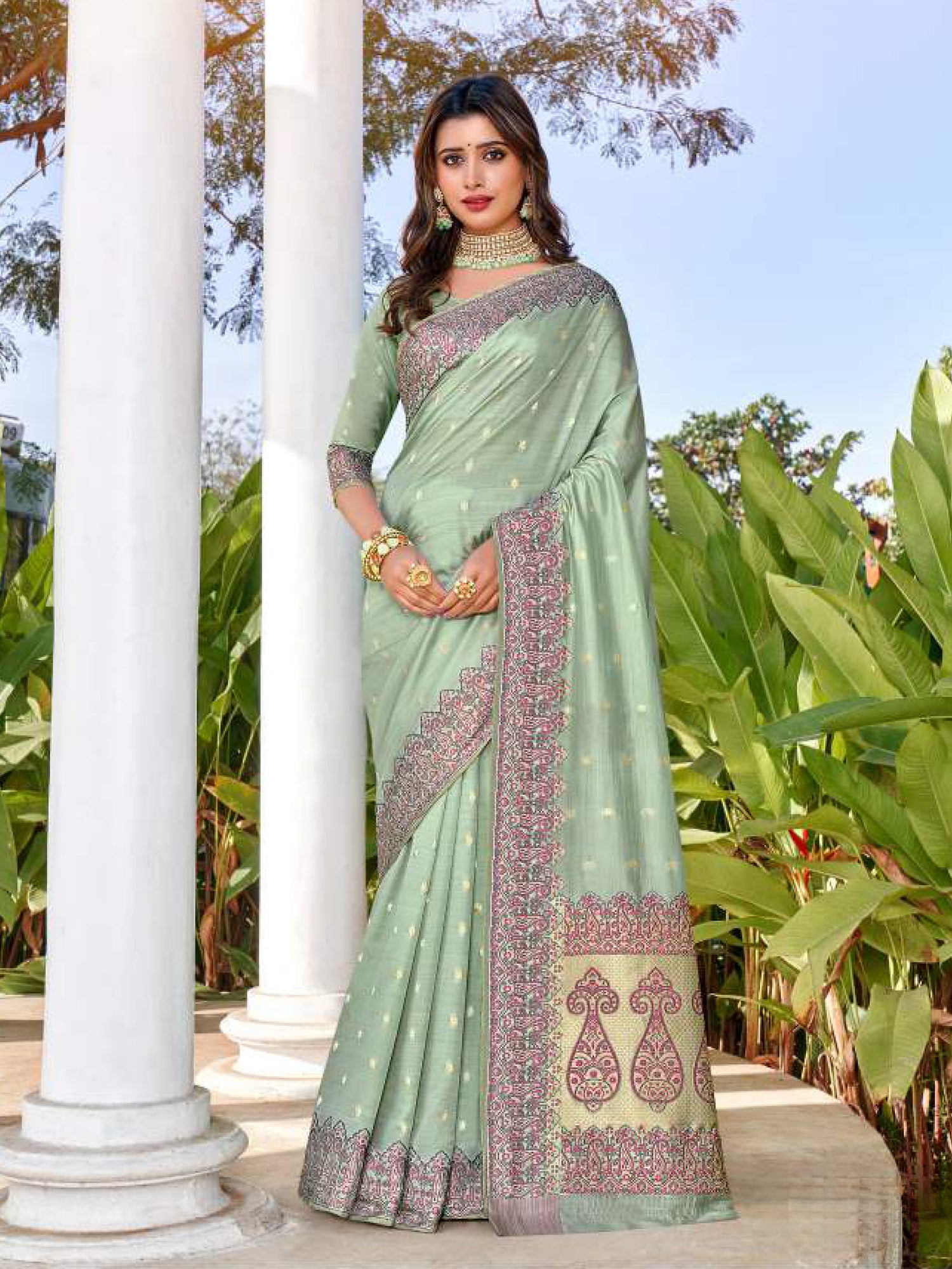 Kritika Saree