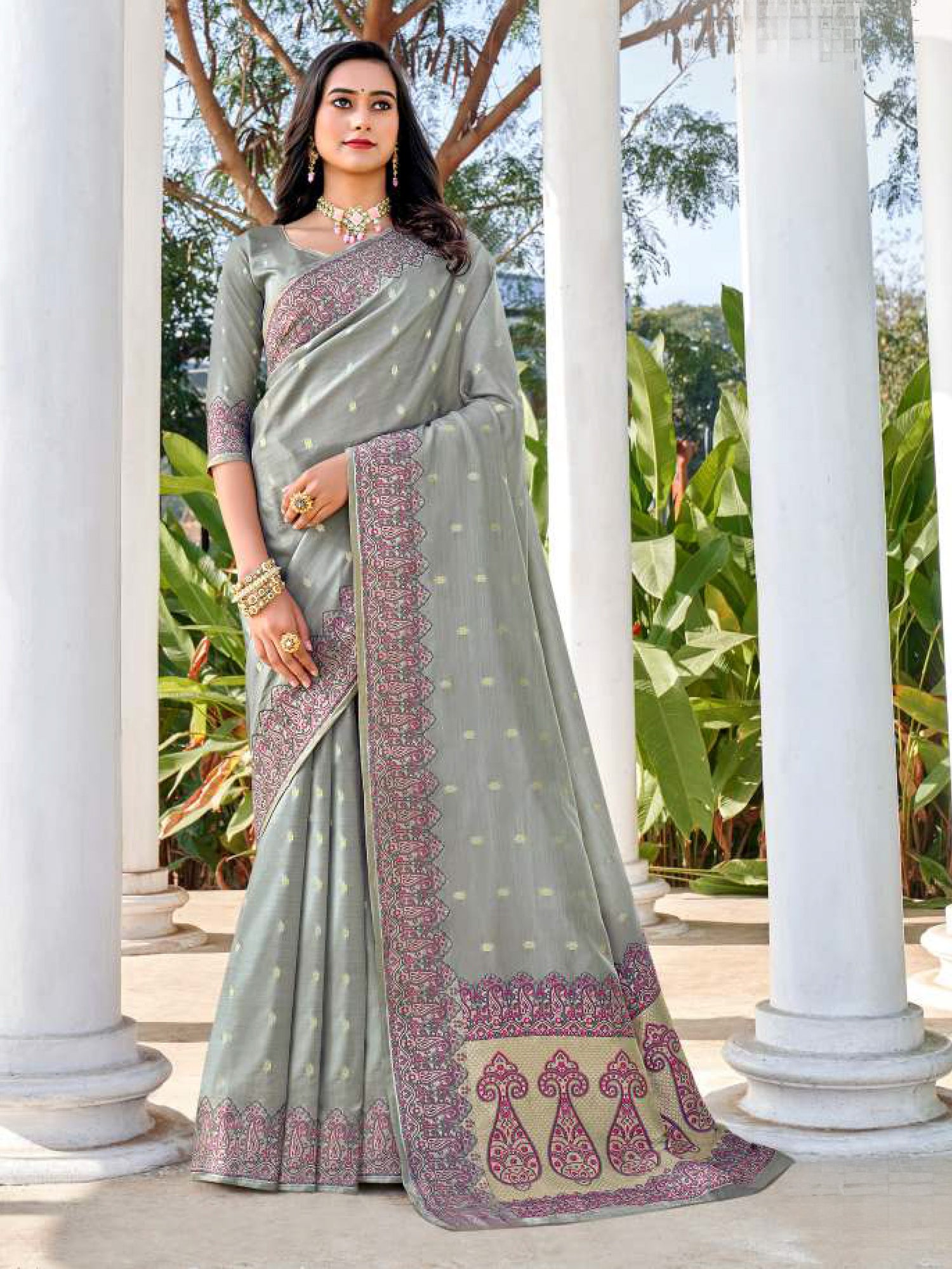 Kritika Saree