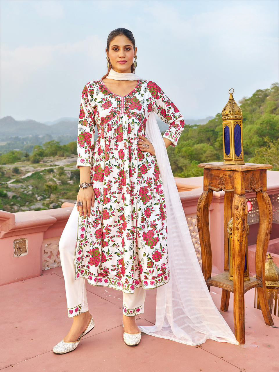 Sophia Kamiz &amp; Pant - Roop Darshan