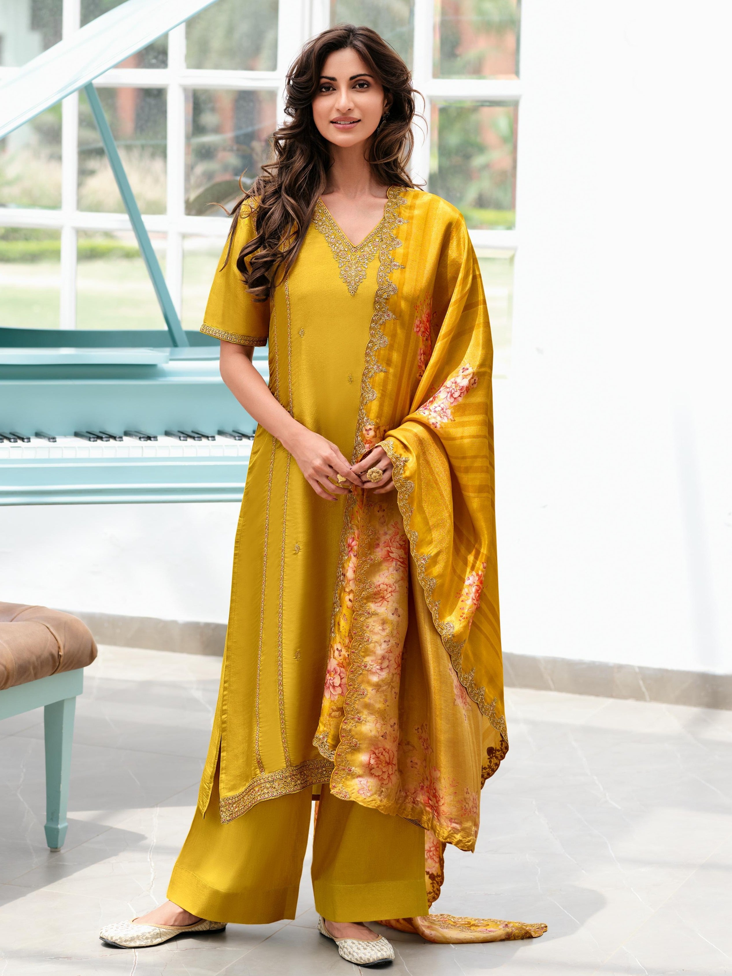 Daniya Kamiz &amp; Pant