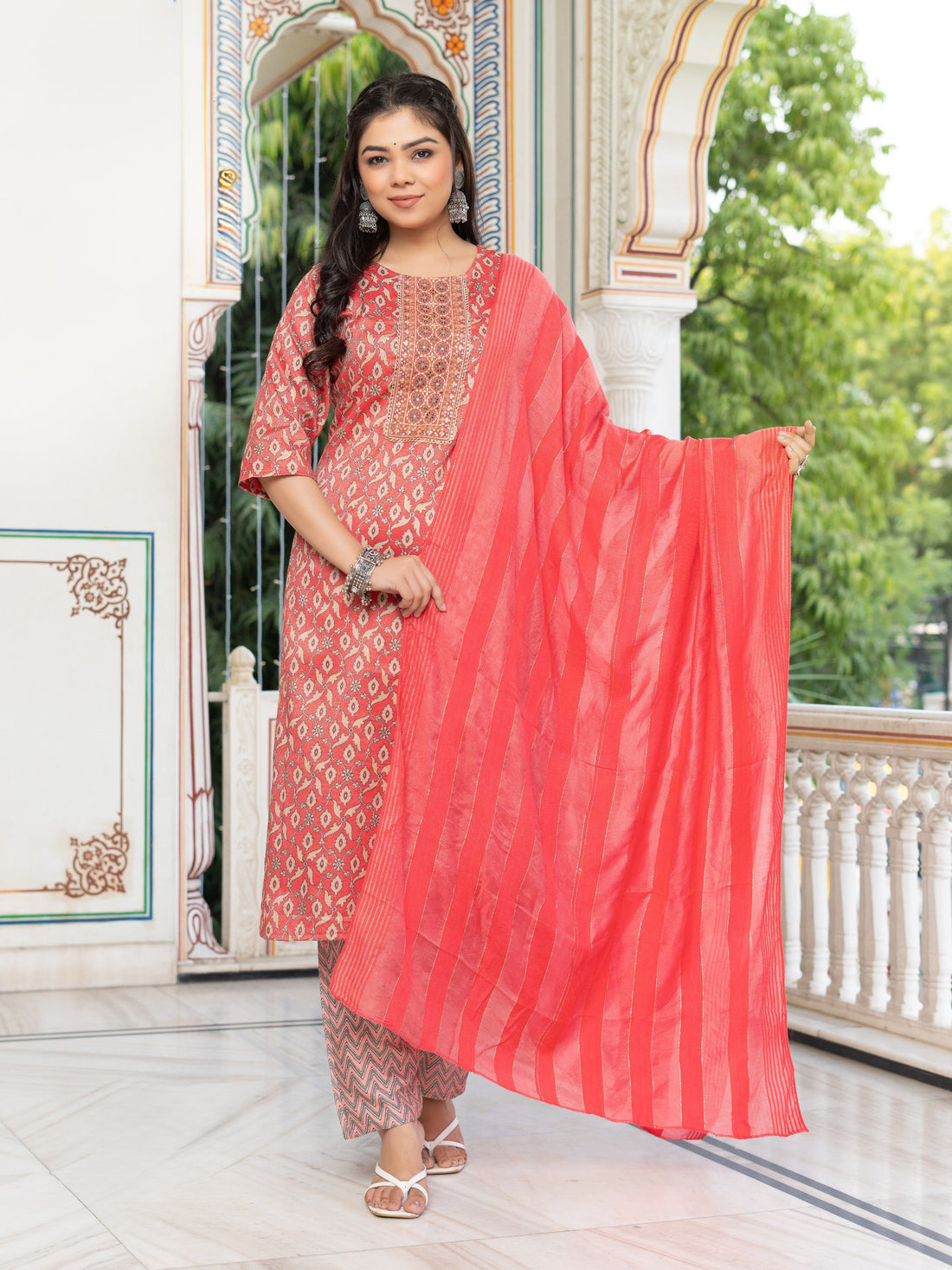 Mahira Kameez &amp; Pant
