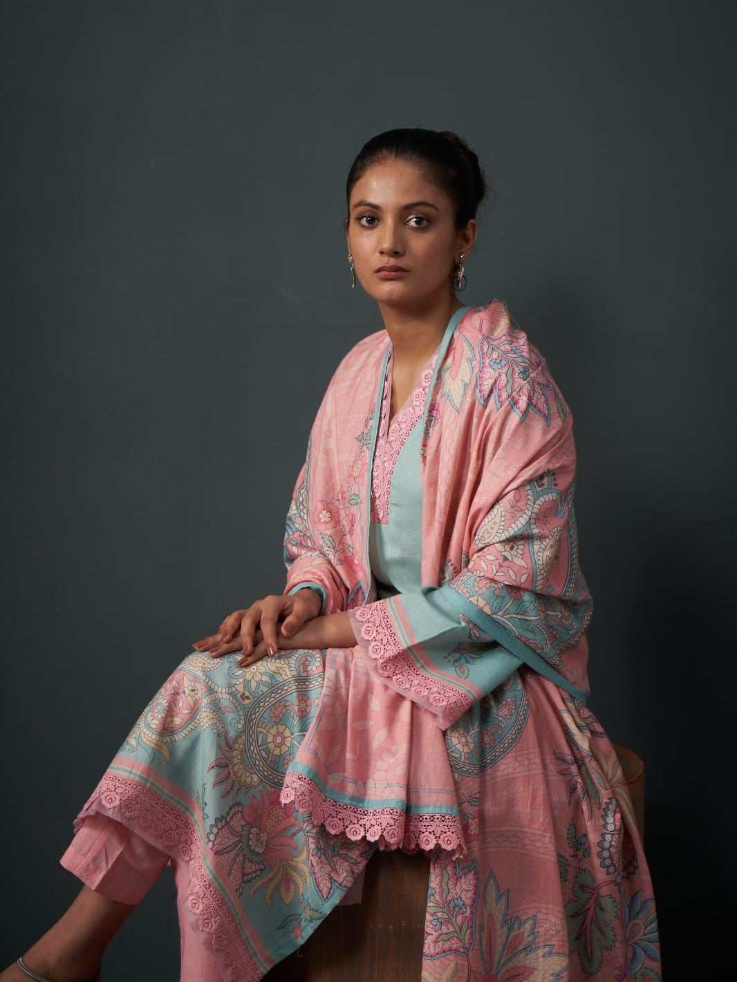 Noor Kamiz &amp; Pant - Roop Darshan