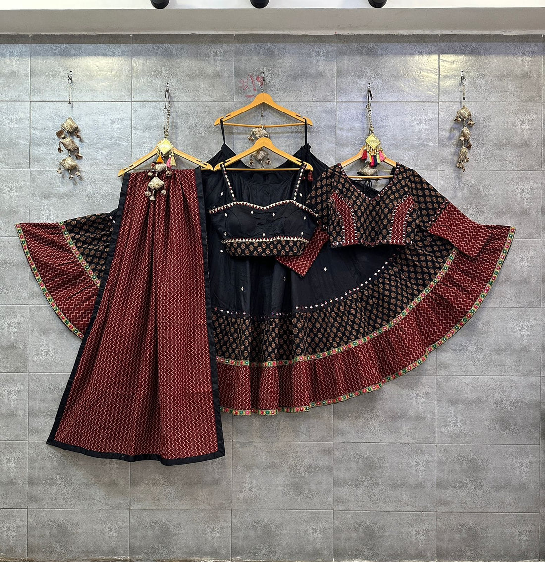 Priya Chaniya Choli - Roop Darshan