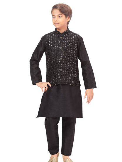 Boys Embroidered Kurta Set - Roop Darshan