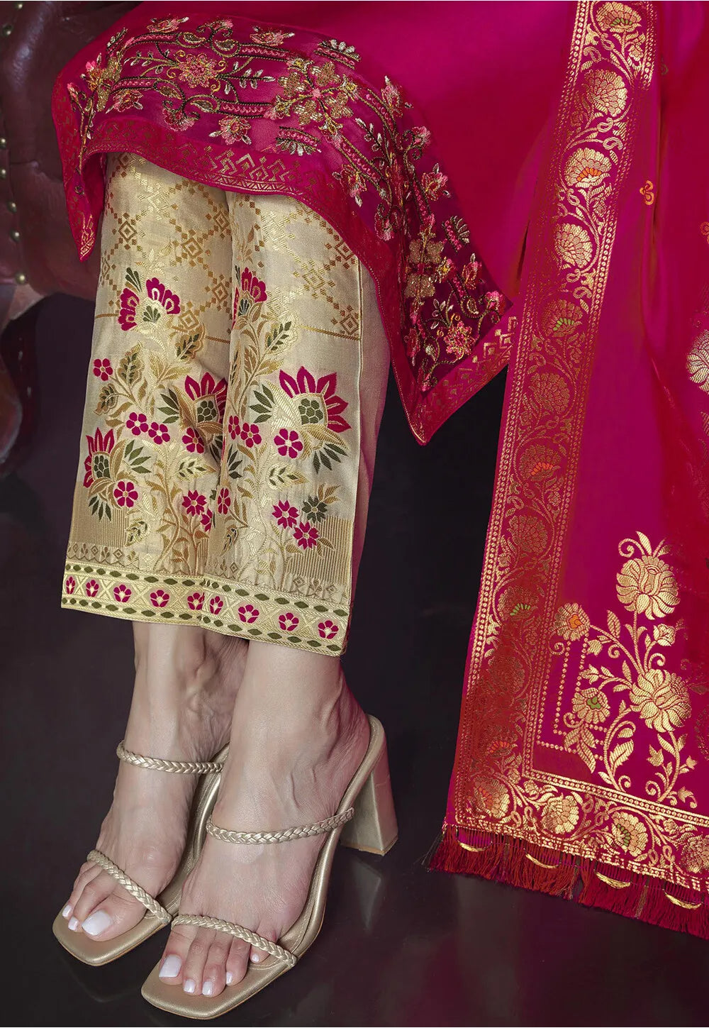 Ahira Kamiz &amp; Pant - Roop Darshan