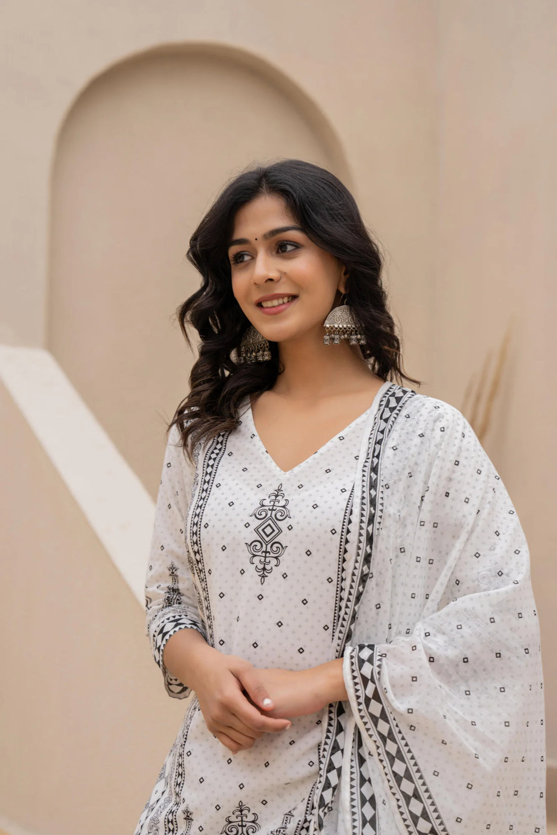 Nina Kamiz &amp; Pant - Roop Darshan