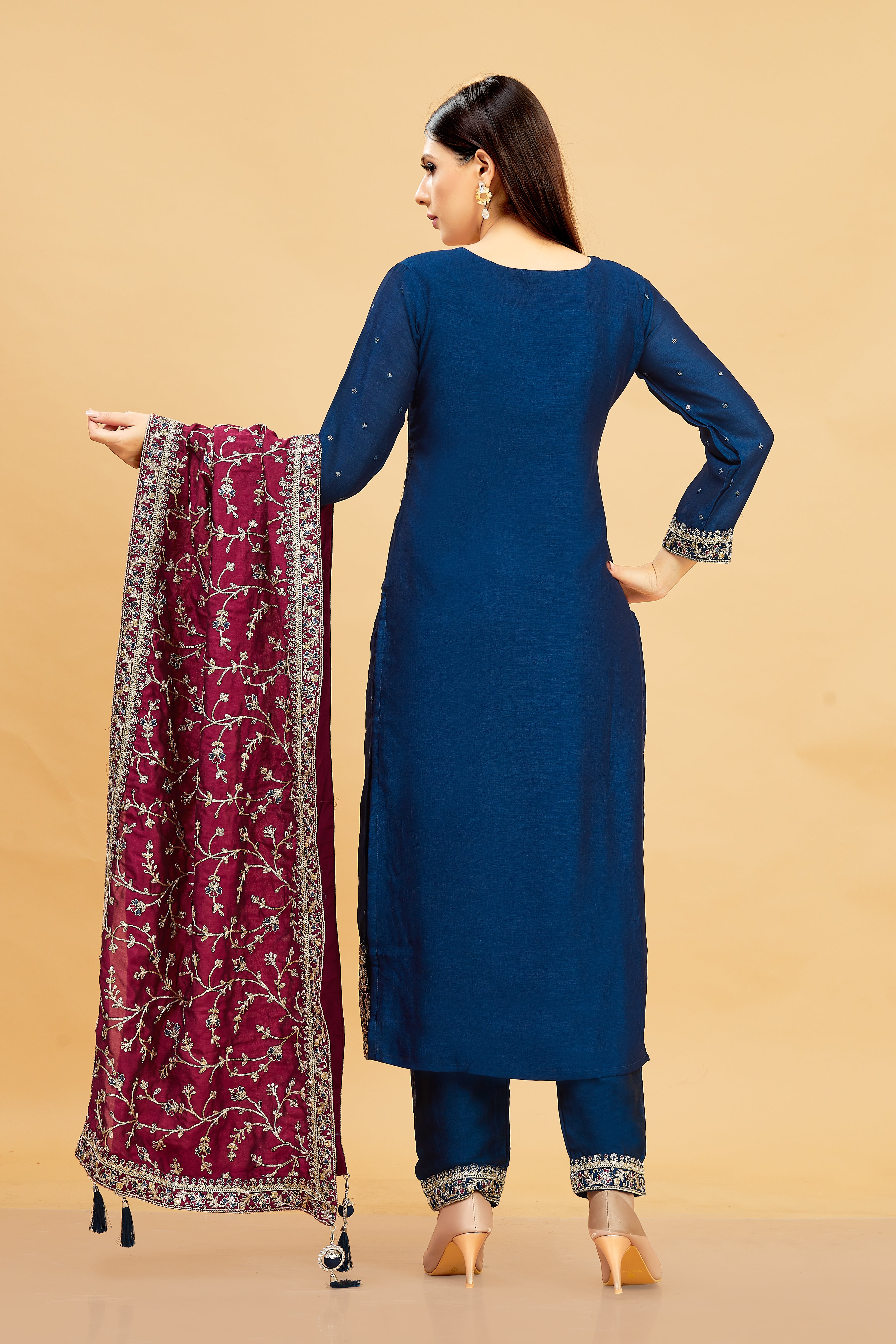 Nisha Kamiz &amp; Pant