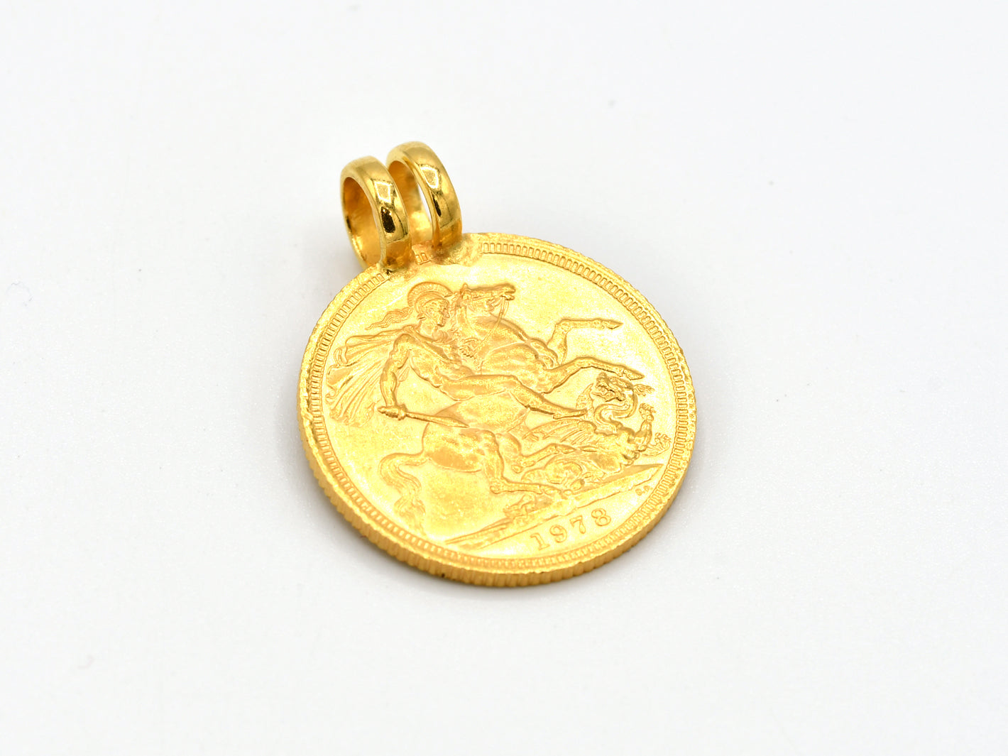 22ct Gold Sovereign Pendant - Roop Darshan