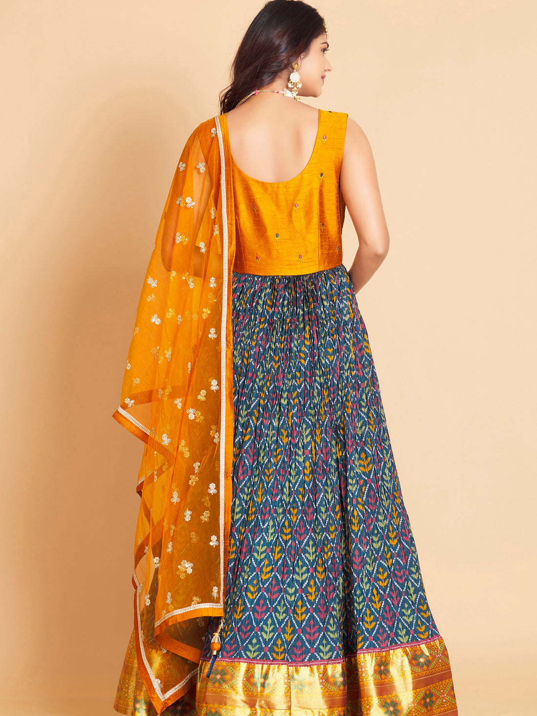 Gunjun Flair Suit - Roop Darshan