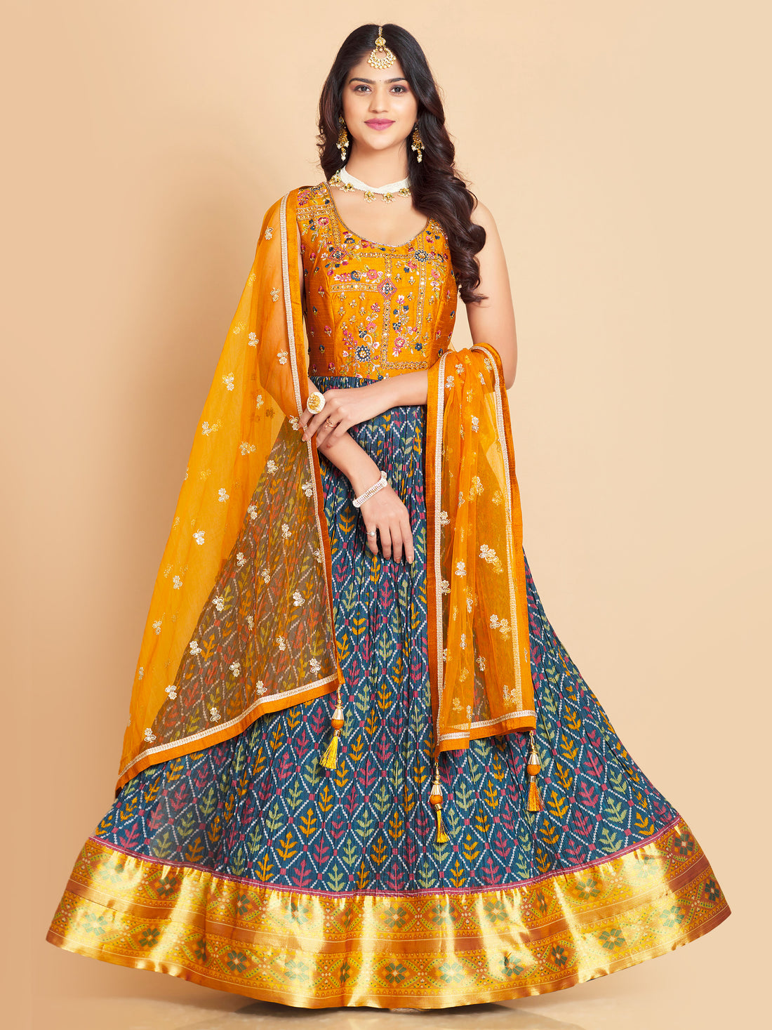 Gunjun Flair Suit - Roop Darshan