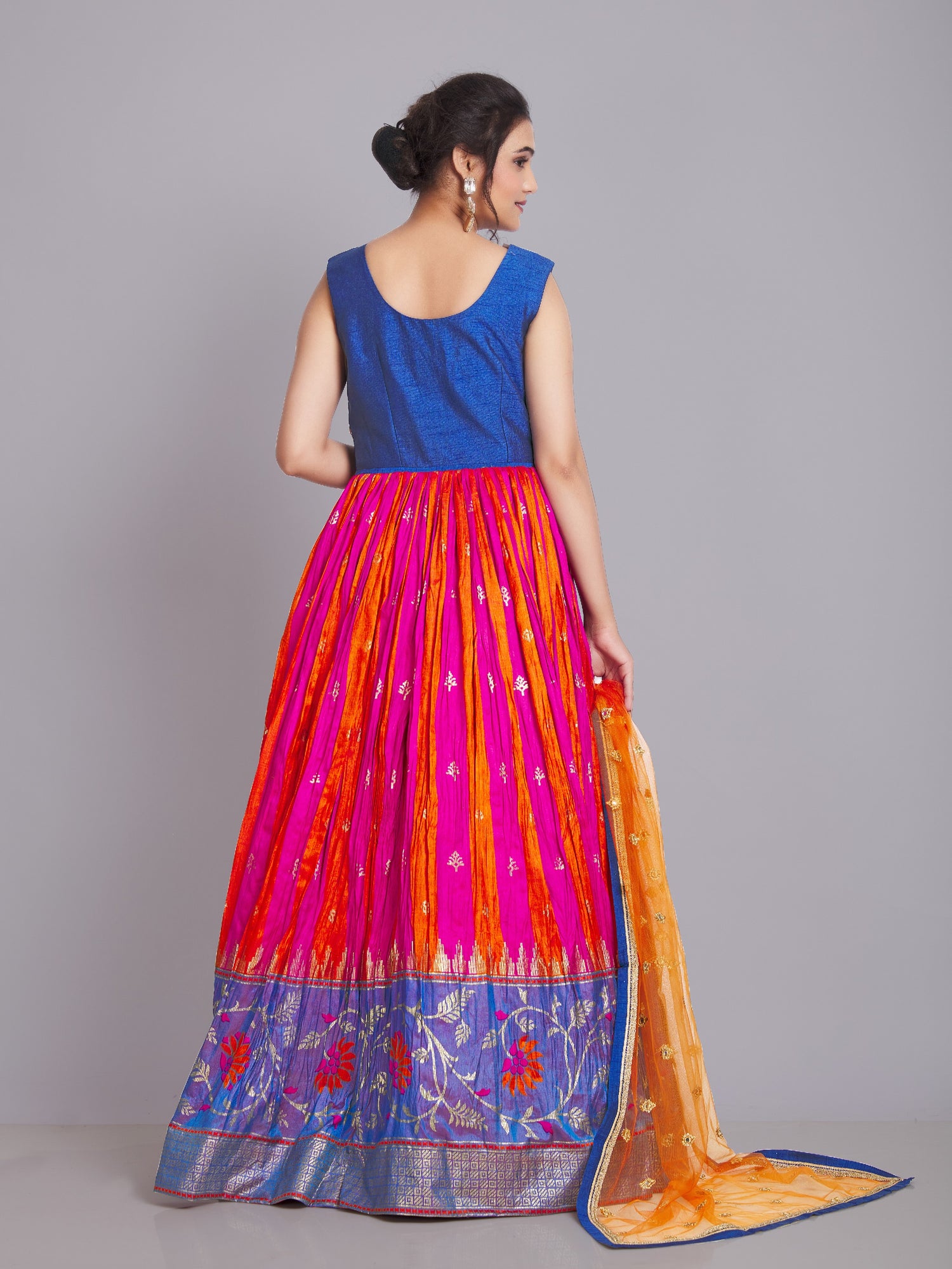 Vishwa Flair Suit - Roop Darshan