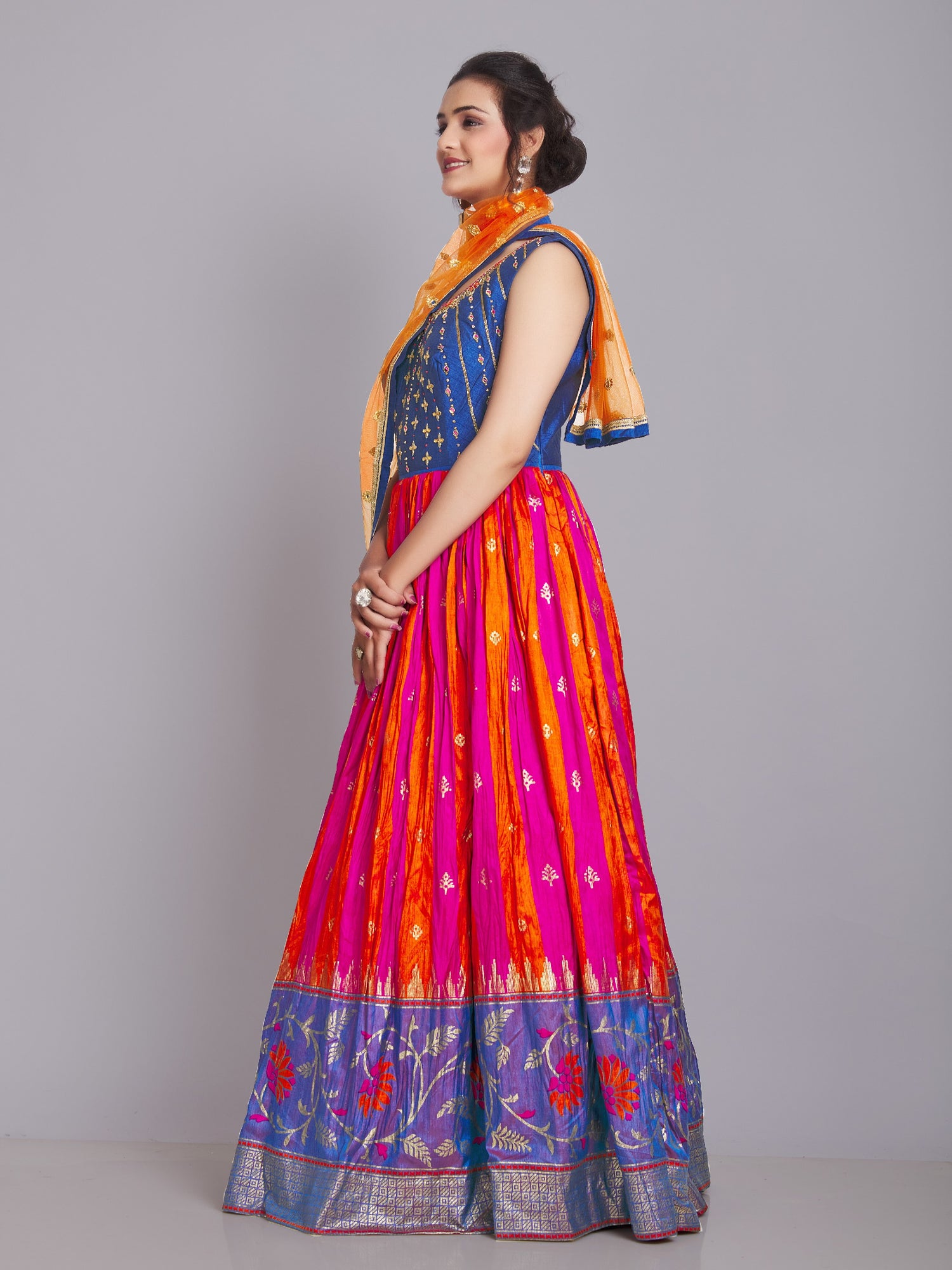 Vishwa Flair Suit - Roop Darshan